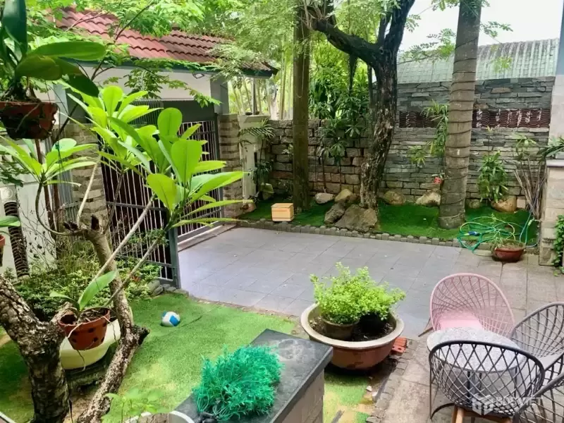 Biệt Thự Sân Vườn Cần Sang Nhượng  - Gần Trường SkyLine - Khu Biệt Thự Thăng Long - Giá 19 tỷ