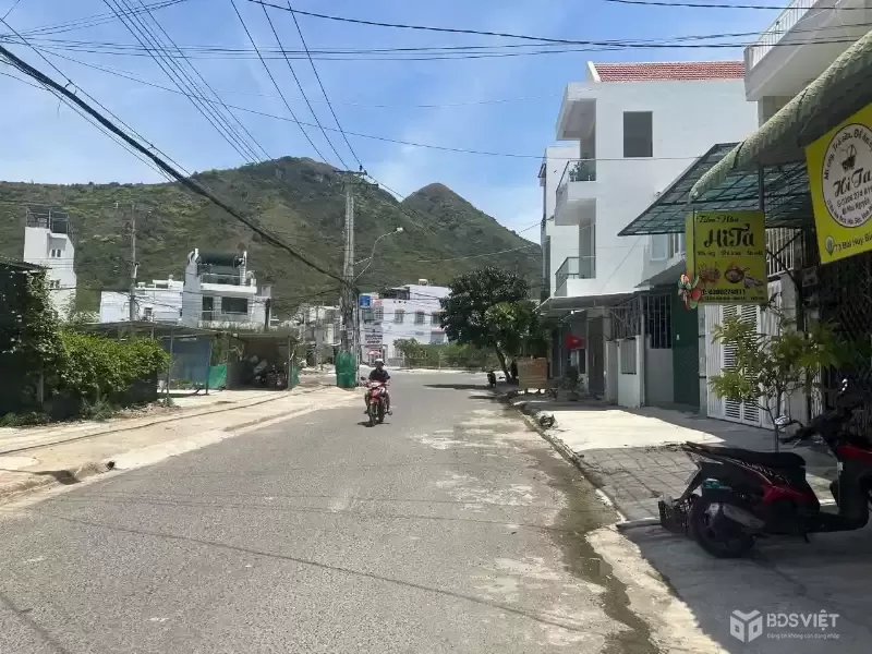 BÁN NHÀ MẶT TIỀN BÙI HUY BÍCH – GIÁ 5,2 TỶ