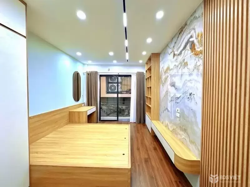 XUÂN THỦY 35M GIÁ 11,9 TỶ,20M Ô TÔ TRÁNH,NGÕ THÔNG,THANG MÁY,FULL NỘI THẤT