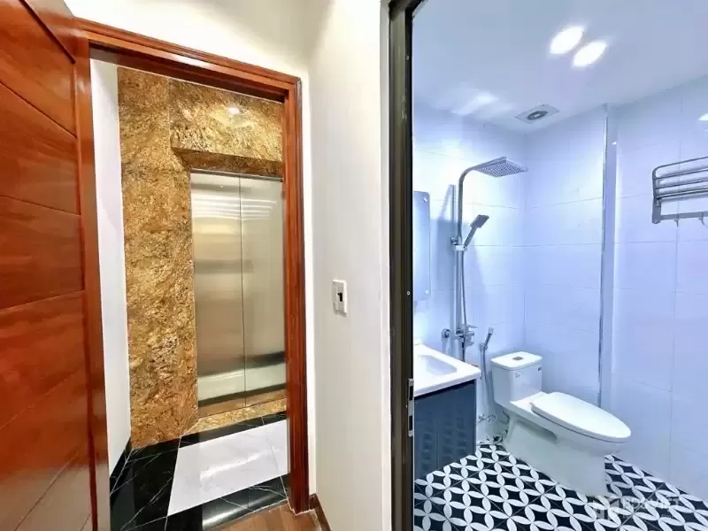 XUÂN THỦY 35M GIÁ 11,9 TỶ,20M Ô TÔ TRÁNH,NGÕ THÔNG,THANG MÁY,FULL NỘI THẤT