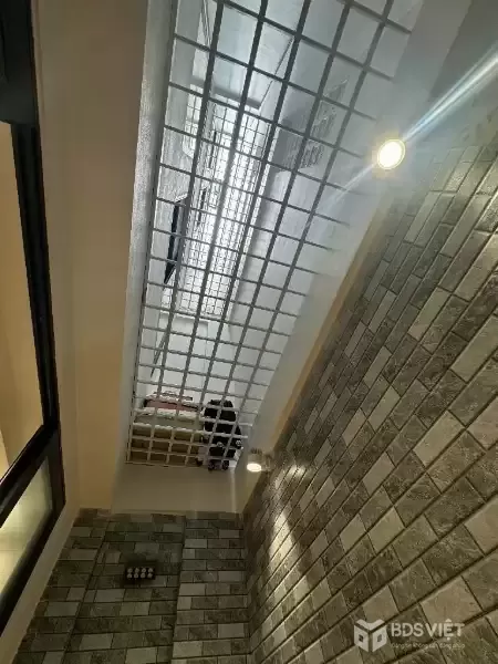 Bán nhà 58m2, 6 tầng ô tô tránh, gần công viên lớn Hà Nội – Cầu Diễn