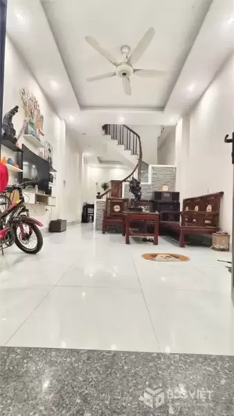 Bán nhà 38m2, 5 tầng, Văn Tiến Dũng, ô tô đỗ cửa