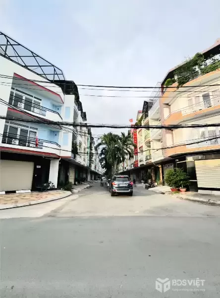 CẦN BÁN GẤP CĂN HỘ DỊCH VỤ MẶT TIỀN TẠ QUANG BỬU, DÒNG TIỀN ỔN ĐỊNH 40 TRIỆU/THÁNG