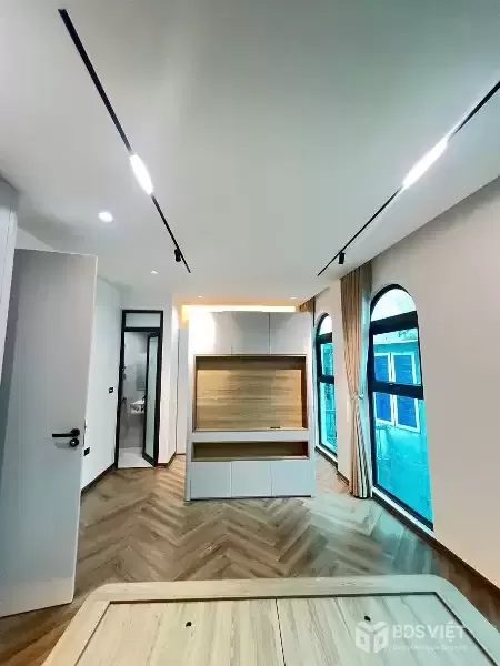 VIP ĐỖ ĐỨC DỤC - VÀI BƯỚC RA Ô TÔ - NHÀ ĐẸP MỚI TINH - THANG MÁY XỊN - TIỆN ÍCH VÔ VÀN