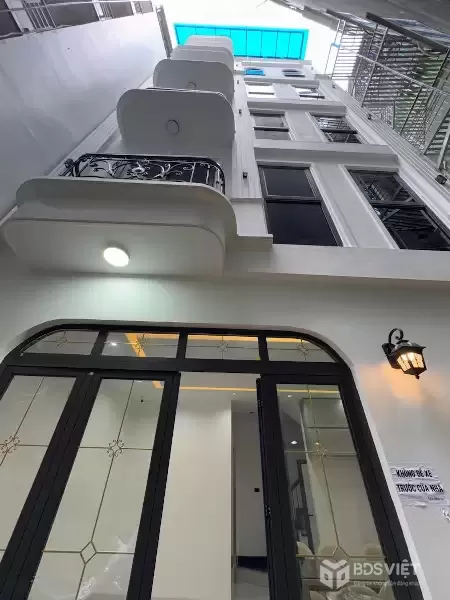 VIP ĐỖ ĐỨC DỤC - VÀI BƯỚC RA Ô TÔ - NHÀ ĐẸP MỚI TINH - THANG MÁY XỊN - TIỆN ÍCH VÔ VÀN