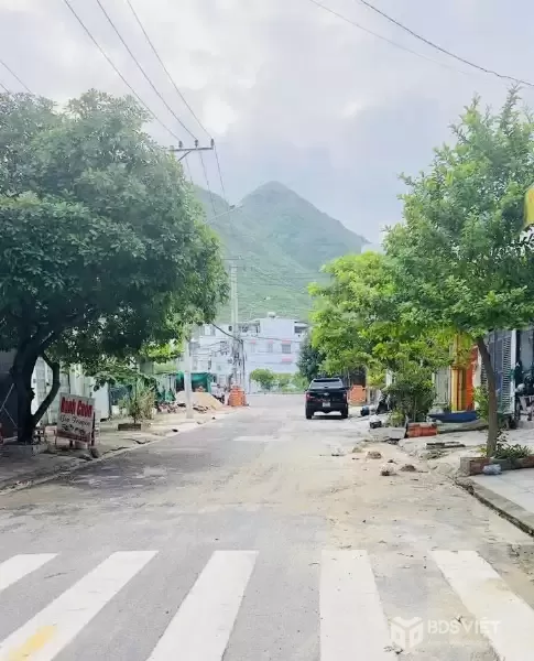 NHÀ MẶT TIỀN đường BÙI HUY BÍCH✨ KHU HÒN SỆN -VĨNH HOÀ- BẮC NHA TRANG
