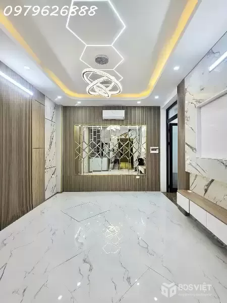 SIÊU PHẨM NHÀ PHỐ HOÀNG QUỐC VIỆT. FULL NỘI THẤT CAO CẤP, THANG MÁY,  Ô TÔ VÀO NHÀ. CHỈ VIỆC XÁCH VALI VỀ Ở. 30x5T