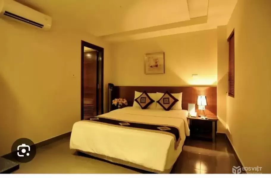 Siêu phẩm Khách sạn 7 tầng Vũ Tông Phan TX 115m2 cho thuê 100tr giá 55 tỷ view sông Tô Lịch xanh mướt