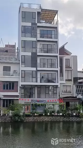 BÁN NHÀ MẶT HỒ LONG BIÊN - VIEW HỒ CỰC THOÁNG ĐẸP, GẦN CẦU LONG BIÊN