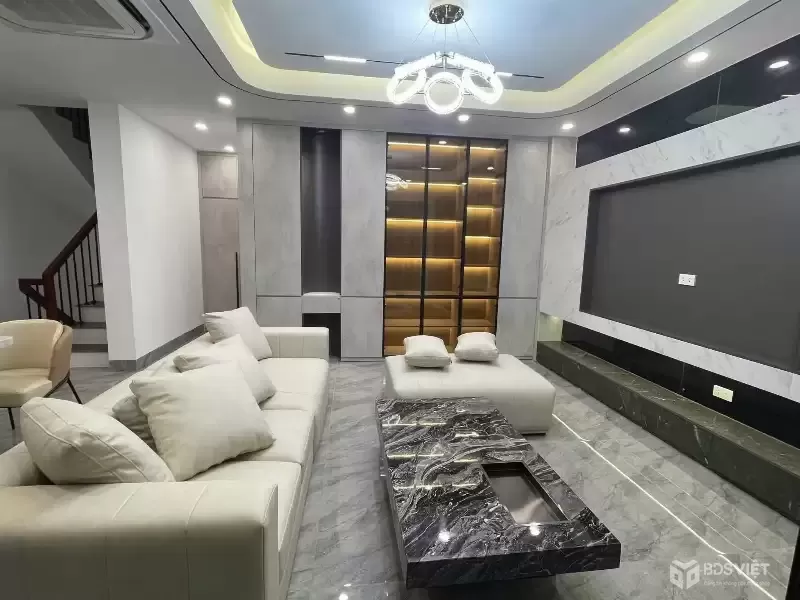 BÁN NHÀ MẶT HỒ LONG BIÊN - VIEW HỒ CỰC THOÁNG ĐẸP, GẦN CẦU LONG BIÊN