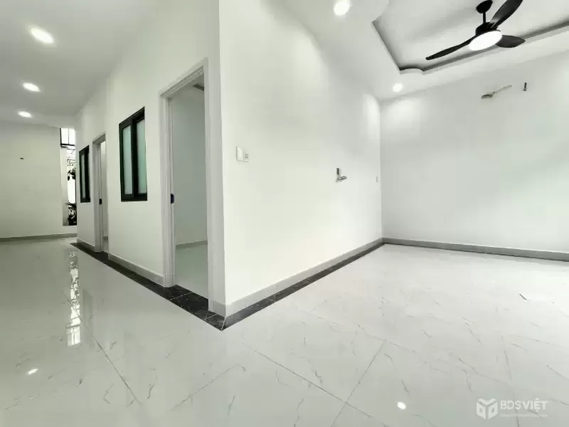 Nhà cấp 4 diện tích gần 90m² chỉ % tỷ 9, hẻm ô tô 1627 Huỳnh Tấn Phát, Q7