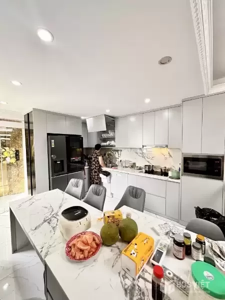 Nhà phố Xuân La 54m2, 6 tầng, thang máy, ô tô đỗ cửa, kinh doanh mọi loại hình