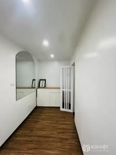 TẬP THỂ NGHĨA TÂN 80M 3 NGỦ 2 WC 2 THOÁNG,TẦNG 2 THUẬN TIỆN ĐI LẠI GIÁ 4,55 TỶ