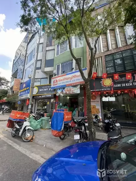 Bán nhà mặt phố Hoàng Cầu 88m² 4 tầng mặt tiền 4,2m vỉa hè rộng đang cho thuê chỉ 55 tỷ
