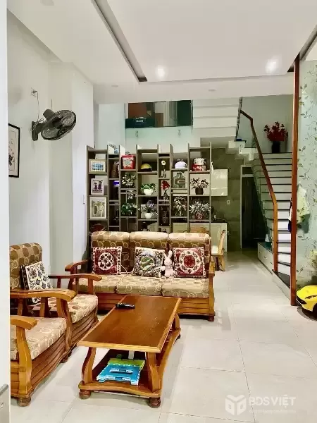 Bán nhà mặt phố Hàn Thuyên, Hải Châu, Đà Nẵng. 4 tầng, 4PN, SH. Giá 11 tỷ. LH: 0932514255