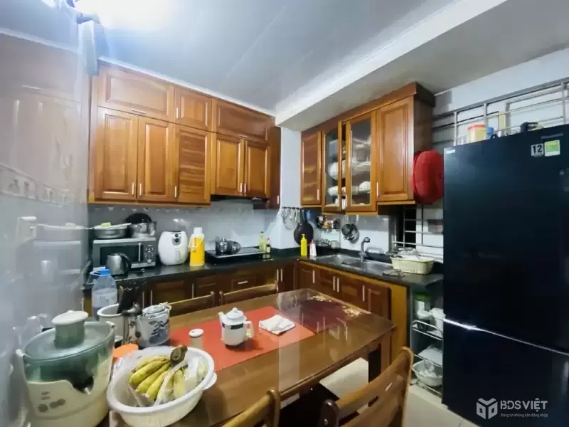 TẬP THỂ TẦNG 1 CẦU GIÁY DT 80M 3 NGỦ  2 WC GIÁ 4,750 TỶ,Ô TÔ ĐỖ NGÀY ĐÊM