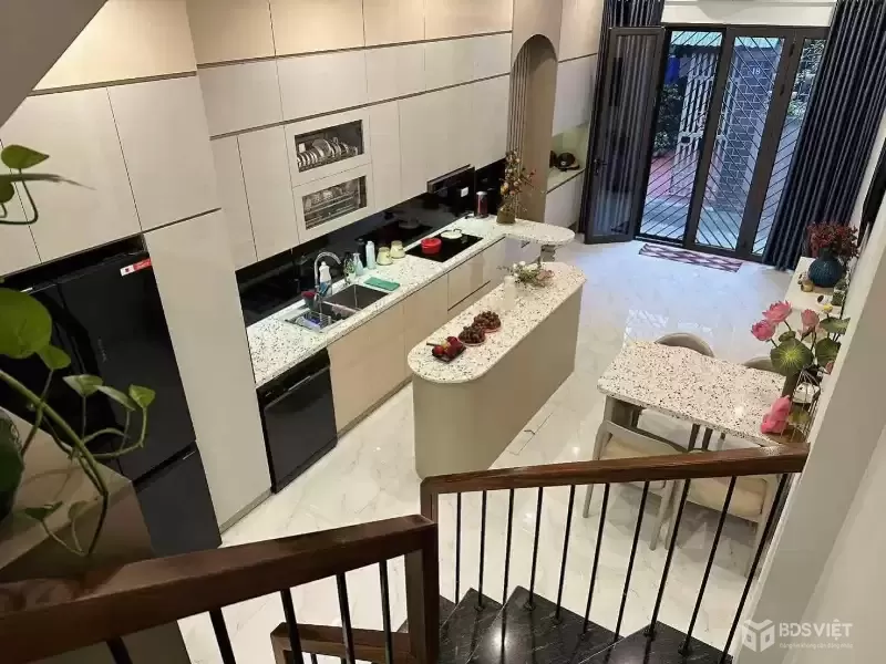BÁN NHÀ PHỐ TRẠM – DÂN XÂY – FULL NỘI THẤT NHẬP KHẨU