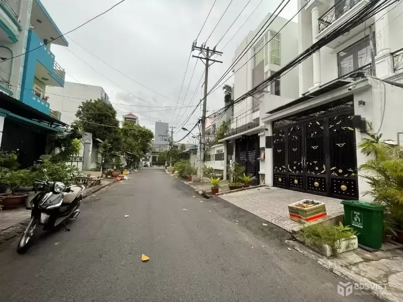 Bán Nhà Đường Hoàng Ngọc Phách - 95m2, Ngang 4m7 - Hẻm 10m xe tải thông