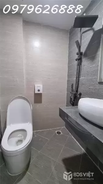 BÁN NHÀ NHÀ PHỐ TRUNG PHỤNG, THANG MÁY NK, VF3 QUA CỬA, NGÕ THÔNG CÁC NGẢ. 40X5T