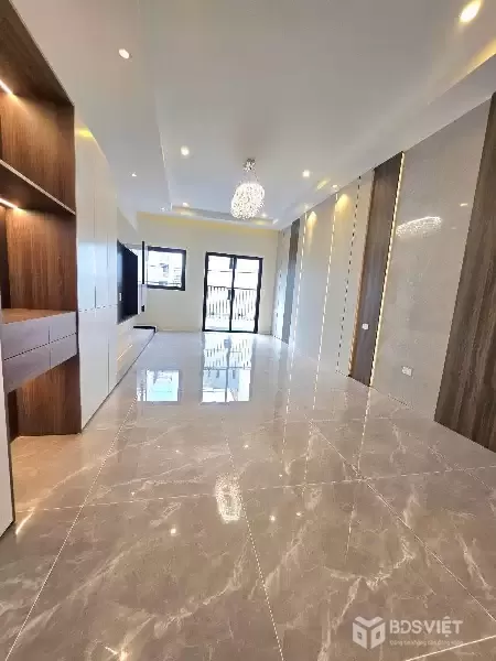 HÀNG HÓT - KHU PHÂN LÔ NGỌC THỤY 5 TẦNG THANG MÁY FULL NỘI THẤT - GẦN CÔNG VIÊN Ở SƯỚNG