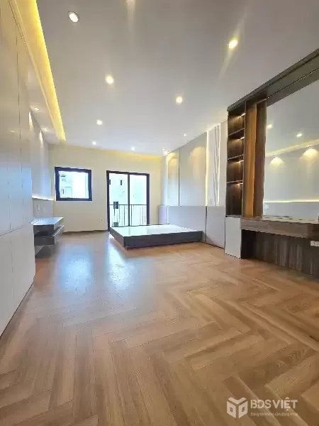 HÀNG HÓT - KHU PHÂN LÔ NGỌC THỤY 5 TẦNG THANG MÁY FULL NỘI THẤT - GẦN CÔNG VIÊN Ở SƯỚNG