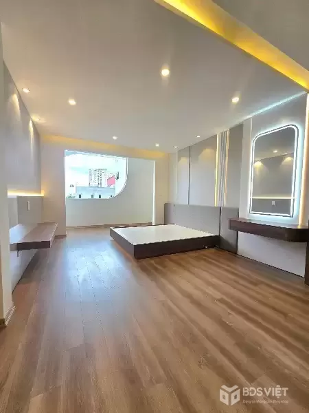 HÀNG HÓT - KHU PHÂN LÔ NGỌC THỤY 5 TẦNG THANG MÁY FULL NỘI THẤT - GẦN CÔNG VIÊN Ở SƯỚNG