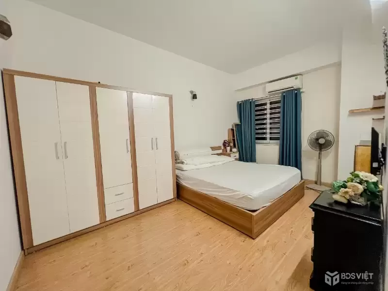 BÁN NHÀ TRUNG TÂM HỌC VIÊN TÀI CHÍNH - DT42M2 - 6 TẦNG - GIÁ 9 TỶ - NGÕ Ô TÔ - KINH DOANH