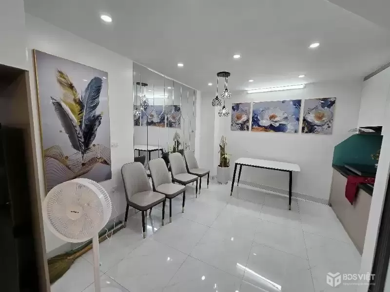HOÀNG HOA THÁM 45M,4 NGỦ GIÁ 8,1 TỶ,FULL NỘI THẤT,NGÕ THÔNG,NỞ HẬU ĐẸP