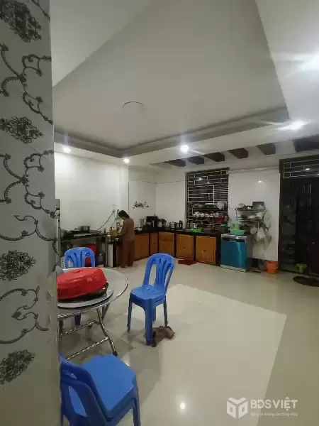Cần bán nhà 1 tầng, cách đường Nguyễn Khuyến chỉ 80m, hẻm ô tô, gần chợ Vĩnh Hải.