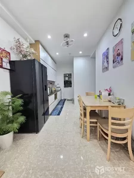 CĂN HỘ ĐƯỜNG MẠC THÁI TỔ CẦU GIẤY DT 76M-3 NGỦ 2 WC GIÁ 6,4 TỶ