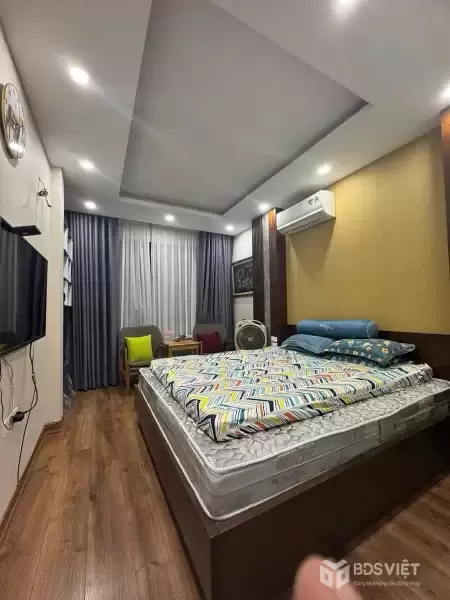 BÁN NHÀ CẦU GIẤY - PHÂN LÔ Ô TÔ TRÁNH ĐỖ TRƯỚC CỬA - NHÀ MỚI ĐẸP DÂN XÂY -  2 THOÁNG - TẶNG FULL NỘI THẤT  