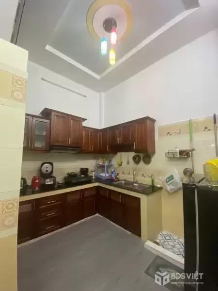 Bán nhà 4 tầng 38m2, 4PN-4WC, sát mặt tiền, Ngay Chiến Lược, gần Tỉnh Lộ 10, chỉ hơn 4 tỷ