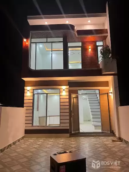 •Diên lạc bán nhà mới xây hai tầng