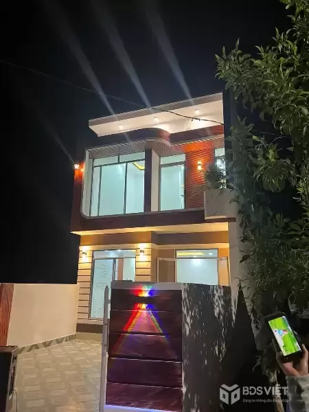 •Diên lạc bán nhà mới xây hai tầng
