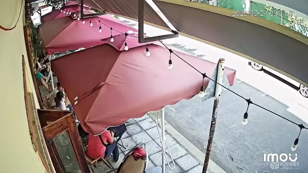 Bán nhà góc 2 mặt tiền đường Lý Nam Đế, vị trí kinh doanh tốt, cách biển chỉ 1km 