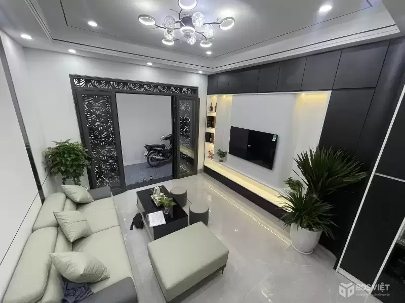 Nghi Tàm - Thang máy - 30m Oto - 7 Ngủ - Nhỉnh 17 Tỷ.