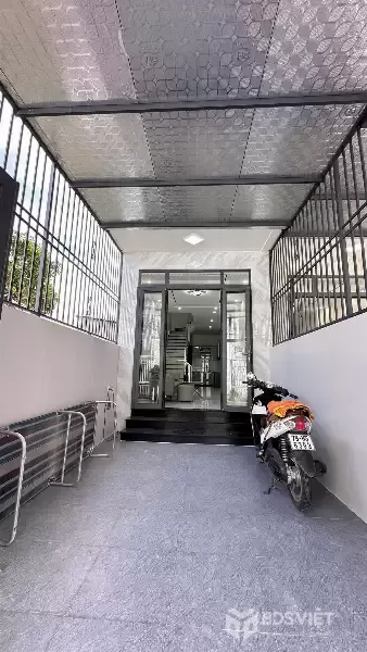 Cần bán: Nhà 3 tầng mới 100%, 4PN, sổ hồng hoàn công — Hẻm 24 Lương Định Của.cách biển 3.5km