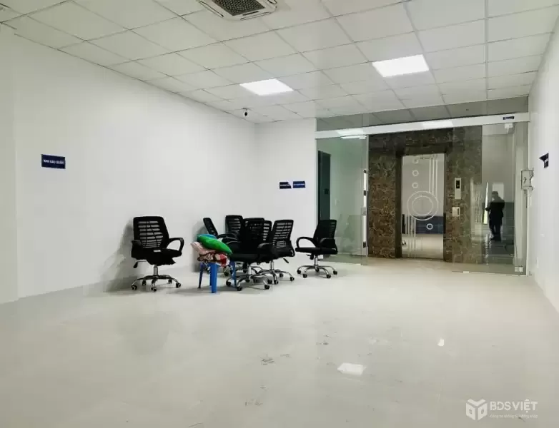 VP VIP MP Trịnh Văn Bô KD 115m2- 6tầng-TM, vỉa hè KD Đỉnh, giá 32.9 tỷ