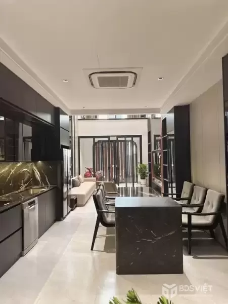 NHÀ MỚI Ô TÔ THANG MÁY NGỌC THỤY LONG BIÊN