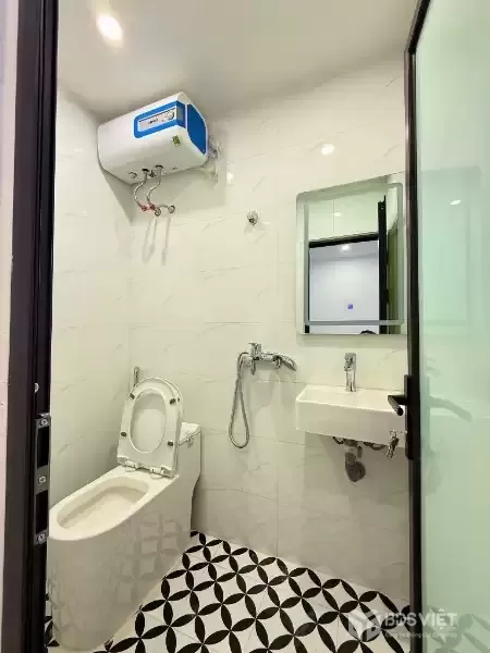 TẬP THỂ NGHĨA TÂN CẦU GIÂY DT 81M 2 NGỦ 2 WC GIÁ 3 TỶ 950