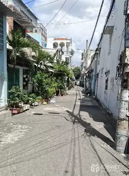 Bán nhà mặt tiền đường, 3 tầng 60m2, Ngay Tên Lửa, Kinh Dương Vương, chỉ hơn 4 tỷ