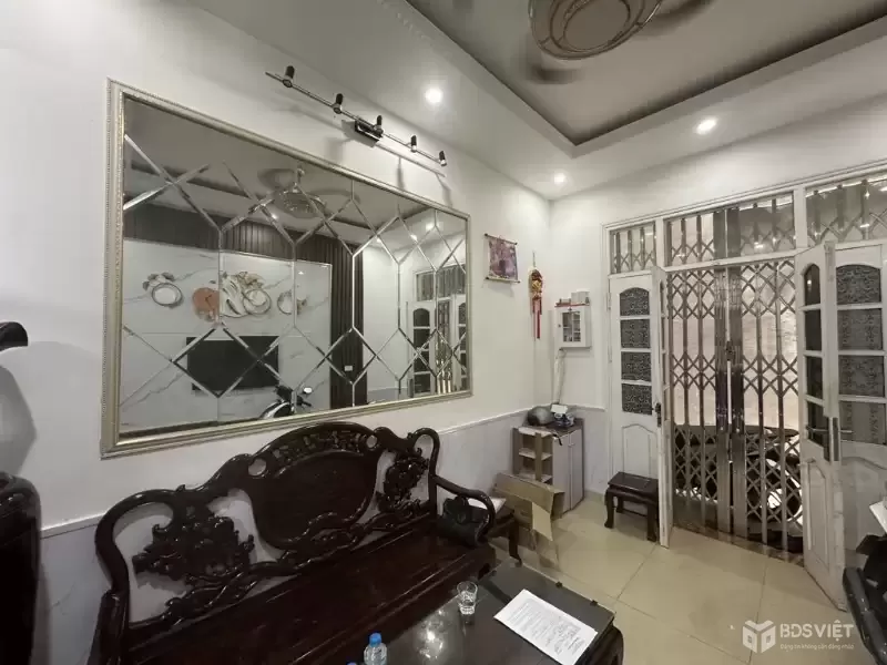 NGUYỄN KHANG 51M CHỈ 7,9 TỶ NHÀ ĐẸP,FULL NỘI THẤT,GẦN BÃI GỦI XE,NGÕ THÔNG