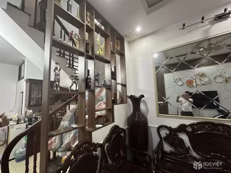 NGUYỄN KHANG 51M CHỈ 7,9 TỶ NHÀ ĐẸP,FULL NỘI THẤT,GẦN BÃI GỦI XE,NGÕ THÔNG