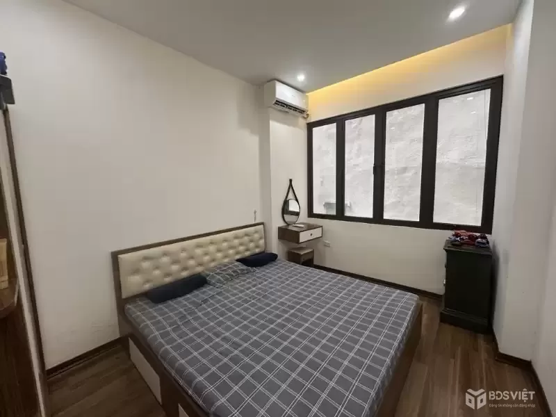 NGUYỄN KHANG 51M CHỈ 7,9 TỶ NHÀ ĐẸP,FULL NỘI THẤT,GẦN BÃI GỦI XE,NGÕ THÔNG