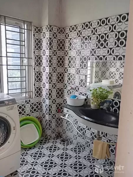 Bán nhà lô góc Hoàng Quốc Việt, 1 mặt phố, 1 mặt ngõ, kinh doanh đỉnh