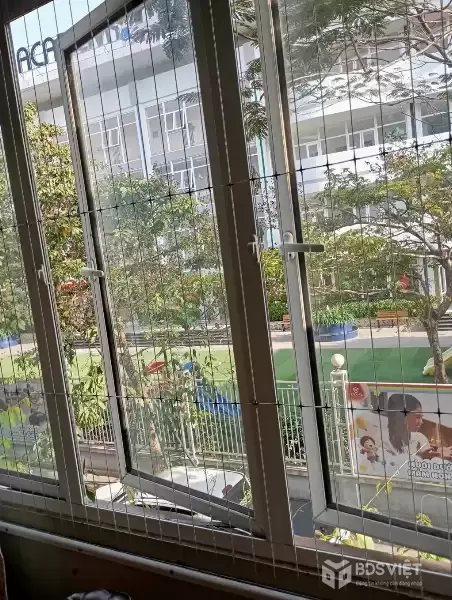 Bán nhà lô góc Hoàng Quốc Việt, 1 mặt phố, 1 mặt ngõ, kinh doanh đỉnh