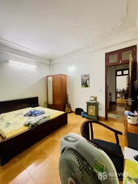 Siêu phẩm mặt phố Hoàng Quốc Việt, 57m2, mặt tiền 7.2m, vỉa hè rộng