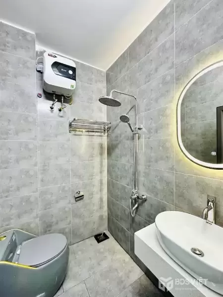 VÕ CHÍ CÔNG 32M GIÁ 8,25 TỶ,DÂN XÂY ,PHÂN LÔ,BA GÁC ĐỖ CỬA,FULL NỘI THẤT