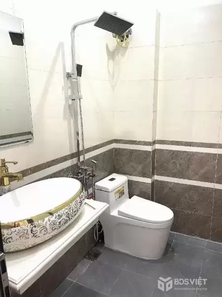 HOT – BÁN NHÀ 5 TẦNG ĐẸP LONG LANH – LÔ GÓC – Ô TÔ ĐỖ CỬA – KINH DOANH – THANG MÁY – TRUNG TÂM TIỆN ÍCH