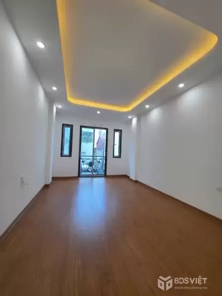 Bán nhà Văn Tiến Dũng 40m2, 5 tầng, ô tô tránh, gần công viên Hà Nội